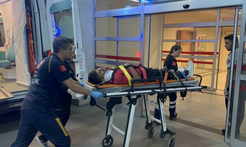Adıyaman'da Atatürk Bulvarı yakınlarında çarpışma: motosiklet sürücüsü Mehmet Dağ yaralandı