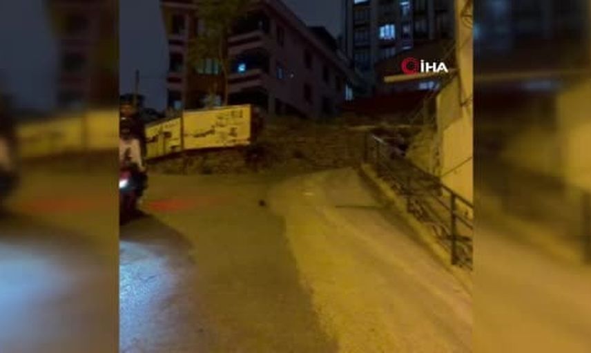 Binanın üçüncü katına çarpan otomobil bahçeye düştü, iki kişi yaralandı