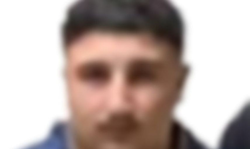 Başakşehir'de düzenlenen operasyonda AK-47 ve 7 kilo 765 gram skunk ele geçirildi