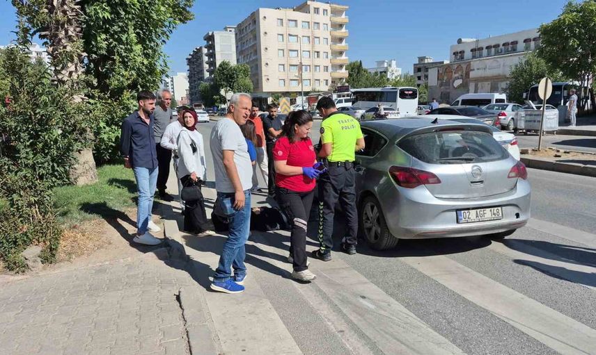 Adıyaman'da yaya geçidinde çarpışma: bir kadın hastaneye kaldırıldı