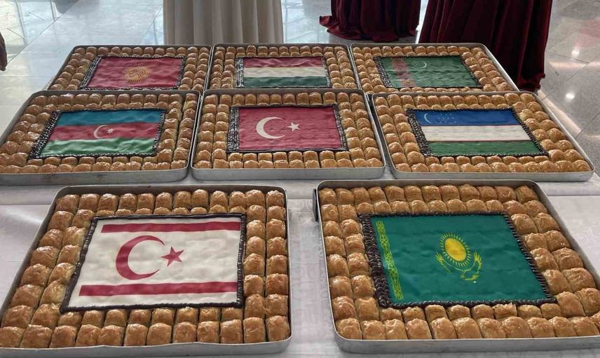 Baklavayı 'baklavaki' etiketinden kurtaran usta Mahmut Dolmacı'nın 11 bin 800 dilimlik rekoru