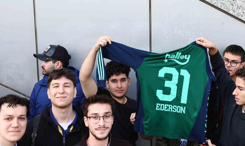 Ederson Kadıköy'de taraftarla buluştu: imza günü coşkusu