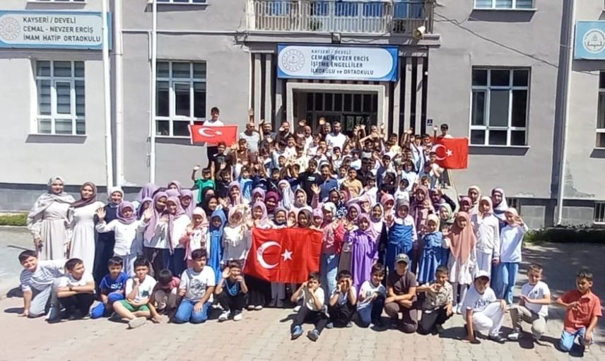 Develi'de yaz Kur'an kursunda öğrenciler veda hutbesiyle buluştu