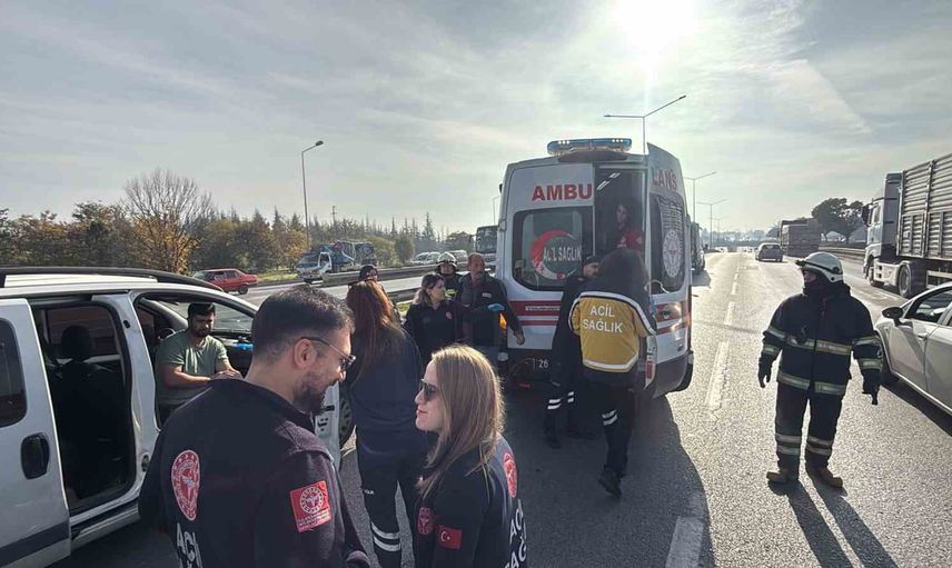 Eskişehir çevreyolunda arkadan çarpışma: 4'ü çocuk 7 kişi hafif yaralandı