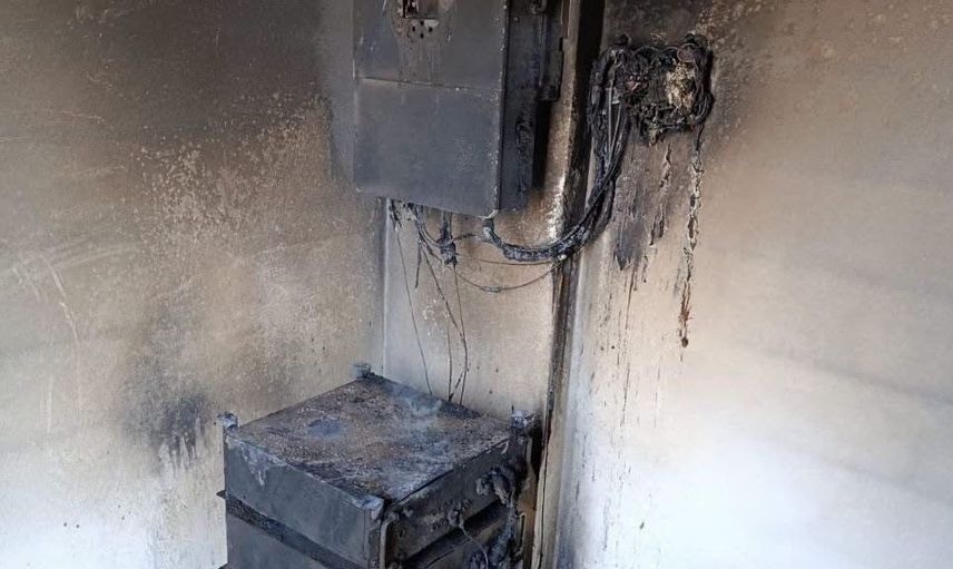 Arsuz'da Karahüseyinli Mahallesi'nde güneş enerjisi akülerinde yangın kontrol altına alındı