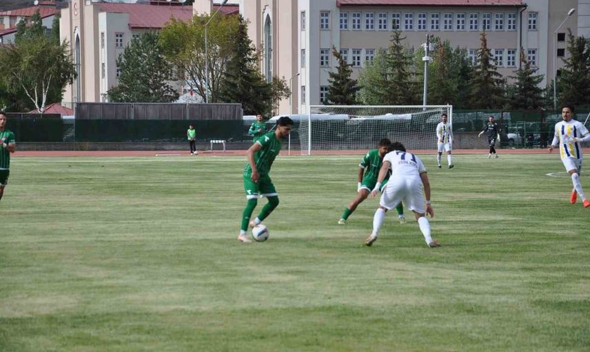 Kars 36 Spor kupada Fatsa Belediyespor'u tek golle eledi