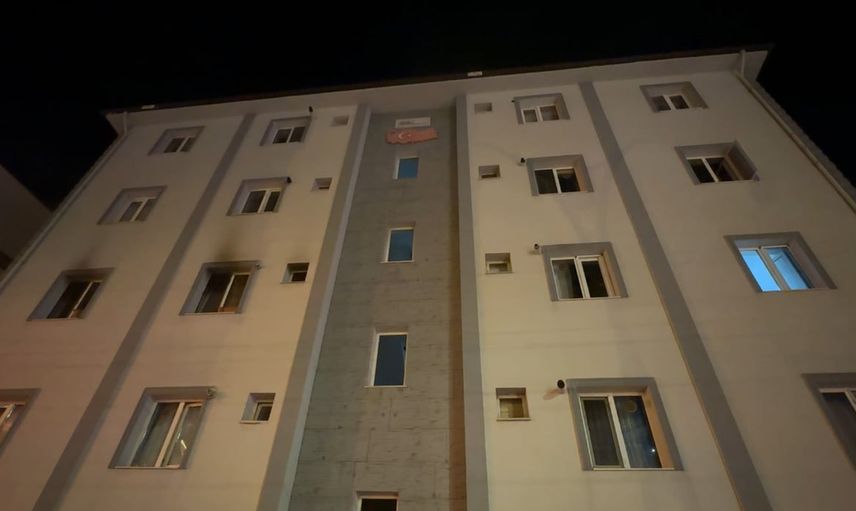 Karabük'te 3. kattaki dairede çıkan yangın kontrol altına alındı, iki kişi dumandan etkilendi