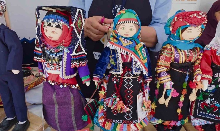 Bez bebeklerle Kütahya'nın yöresel kıyafet mirasını yaşatıyor