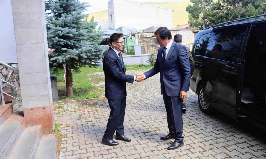 Üniversite rektörü Kaymakam Sakızcı'yı ziyaret ederek iş birliğini gündeme taşıdı