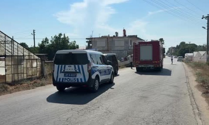Serik’te transfer minibüsü ile kamyonetin çarpışması: sürücü hastaneye kaldırıldı