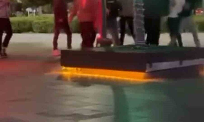 Bolu'da Valilik Meydanı'nda tartışma tekme ve yumruklarla büyüdü