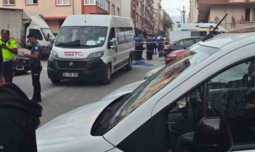 Esenyurt'ta kısa süreli kopukluk: 6 yaşındaki çocuk servis minibüsünün çarpmasıyla hayatını kaybetti