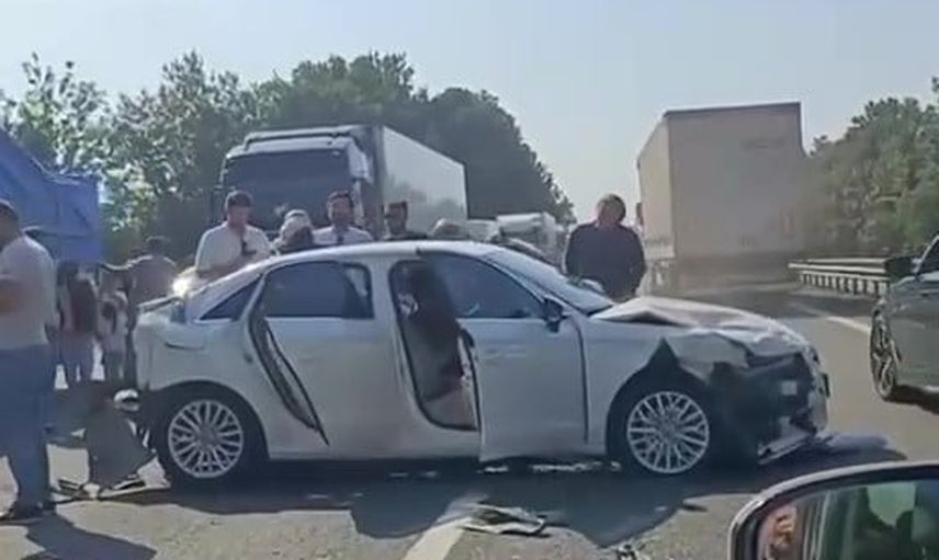 Kocaeli’de Gebze ve Kartepe’de iki ayrı zincirleme kaza: 8 araçta büyük hasar