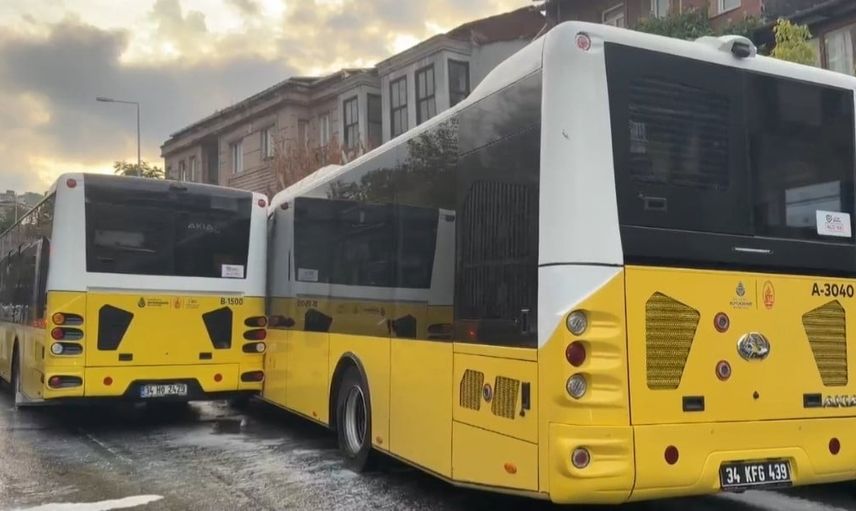 Şişhane'de İETT çarpışması: yola dökülen yağ sürücülere güçlük çıkardı