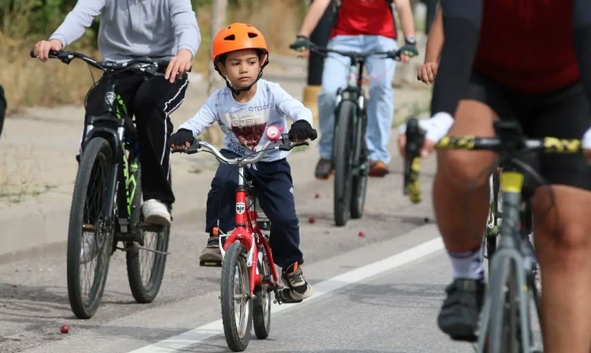 Sivas'ta pedal şenliği: bisikletçiler Kongre Müzesi'nden Paşabahçe'ye sürdü