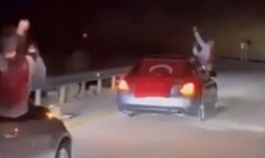 Isparta'da asker konvoyunda havaya üç el atan kişiye 12 bin lira ceza