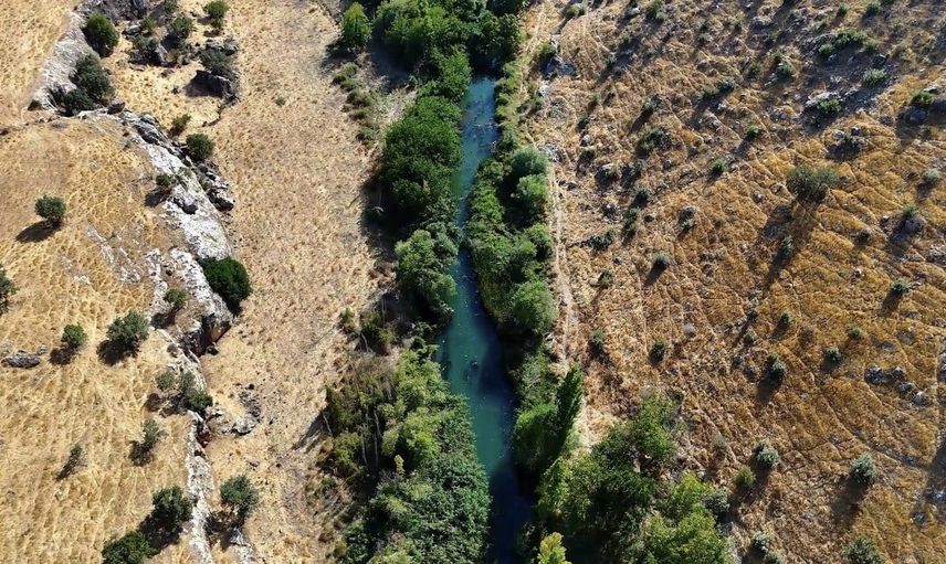 Mazıdağı'nın Karasu vadisi: su, şelale ve yürüyüş rotası havadan görüntülendi