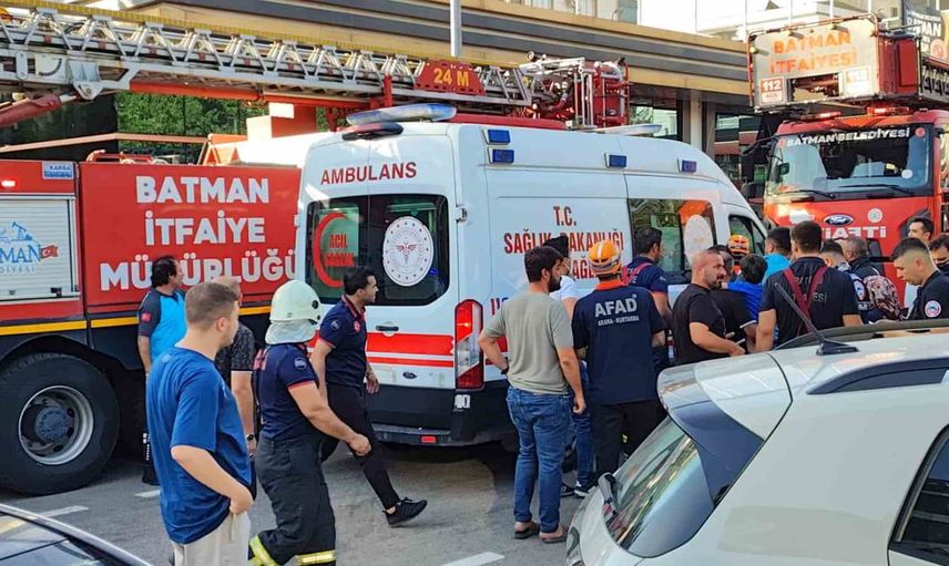 Batman'da spor salonu yangını: bakan Şimşek'in yeğeni hayatını kaybetti