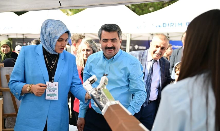 Yıldırım bilimle buluştu: çocuklardan robotlara, geleceğe hazırlık