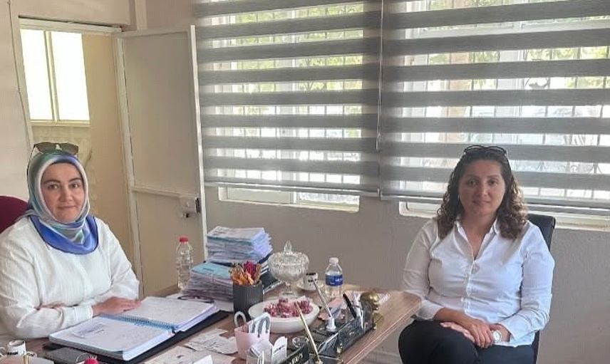 Burhaniye'de sağlık müdürü muhtar ile mahalle taleplerini görüştü