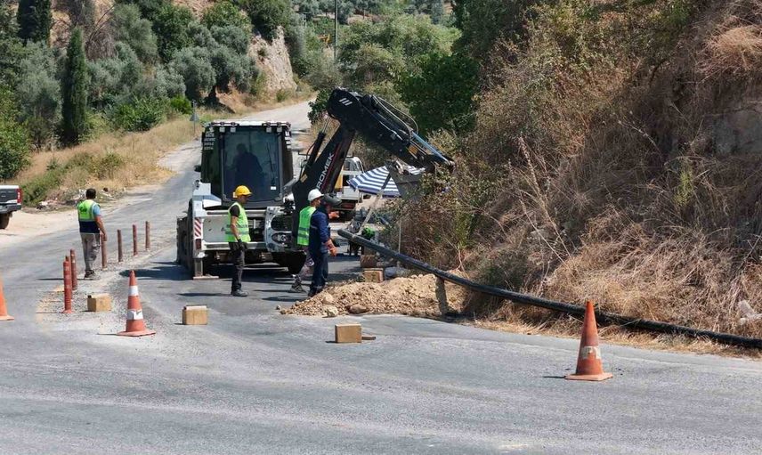 Sultanhisar'da altyapı güçleniyor: Salavatlı'da kaynak suyu hattı yenileniyor