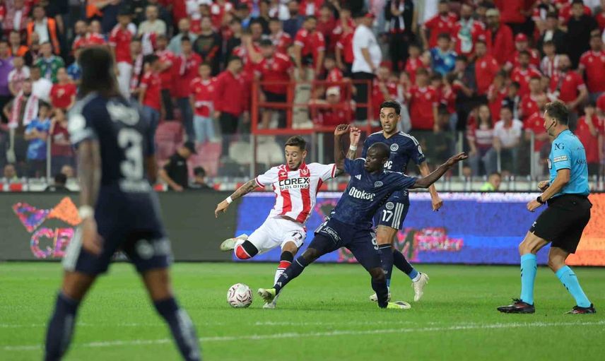 Fenerbahçe'den erken gol ve ikinci yarı vuruşu: Samsunspor 0-2