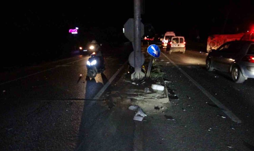 Kırmızı ışık ihlali Manavgat'ta kazaya neden oldu: 2'si Polonyalı 3 yaralı