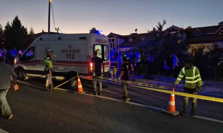 Akçakoca'da tarım aracıyla çarpışan tır: 4 ölü, 9 yaralı
