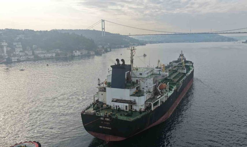 Dron saldırısına uğrayan tanker için boğaz kontrollü şekilde kapatıldı