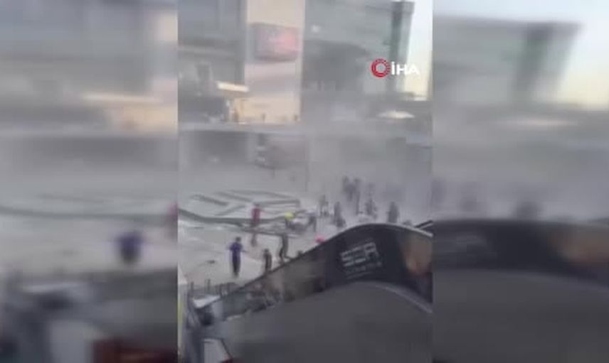Kahire'de alışveriş merkezindeki patlamada yangın ve asansör düşüşü 2 can aldı