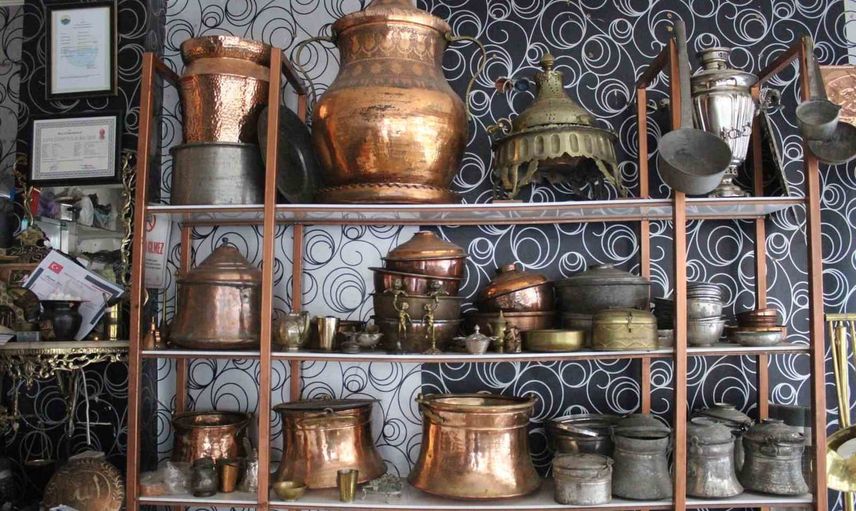 Bakırın yıllanmış yüzünü parlatan 45 yıllık kalaycı