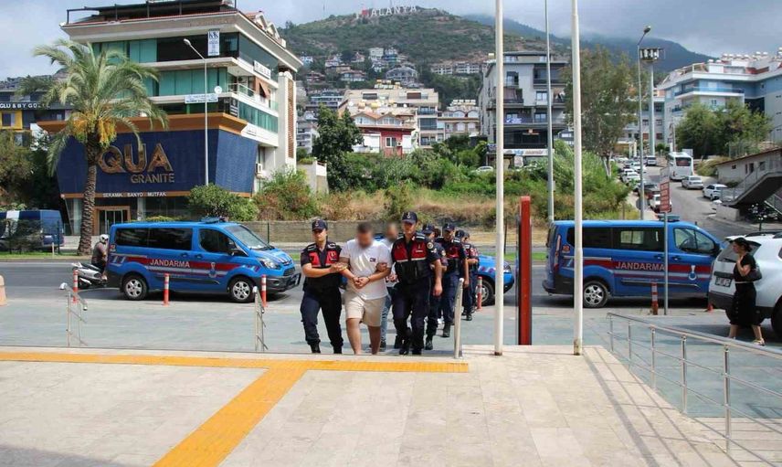 Haraç iddiası sonrası emlak ofisine ateş açıldı, iki şüpheli tutuklandı