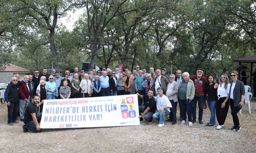 Huzurevi sakinleri Balat Atatürk Ormanı'nda müzik ve oyunla yazı uğurladı