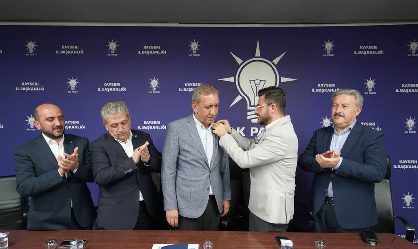 Melikgazi'de siyaset safları değişti: Mahir Ağca AK Parti'ye katıldı