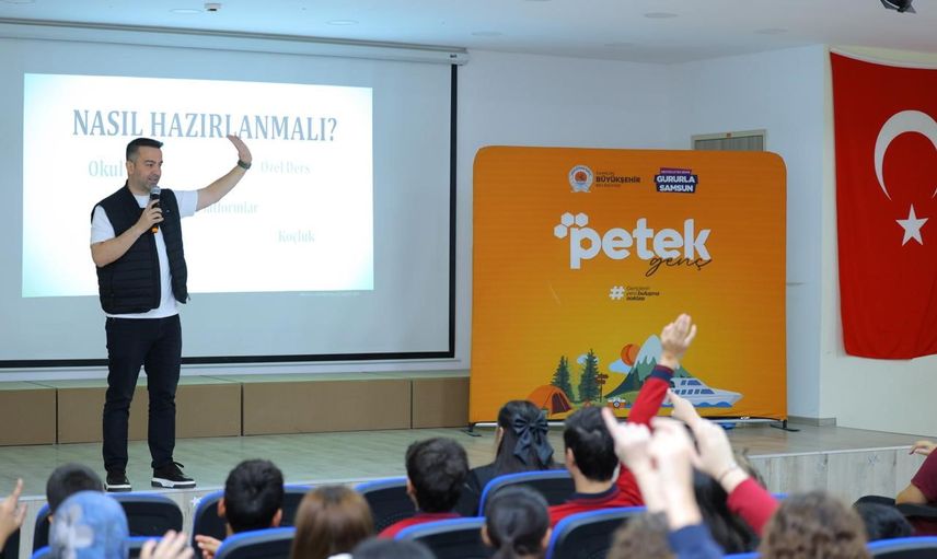 Petek Genç ile sınav ve kariyer rehberliği 447 okulda devam ediyor