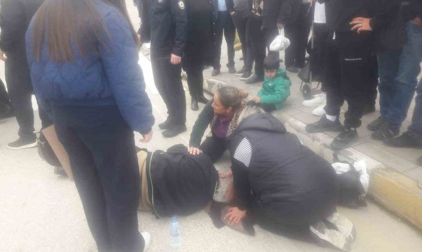 Karşıya geçmek istediği sırada çarpılan yaya Kastamonu'da hastaneye kaldırıldı