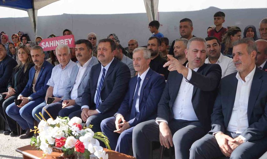 Vatan Mahallesi'ne gençlere yönelik yeni buluşma merkezi temeli atıldı