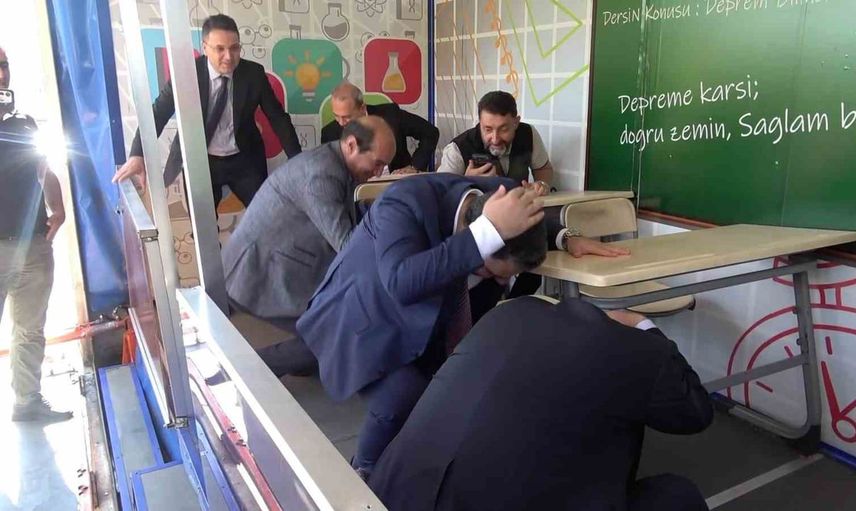 Tatbikatla başlayan hazırlık gerçek depremle denk geldi