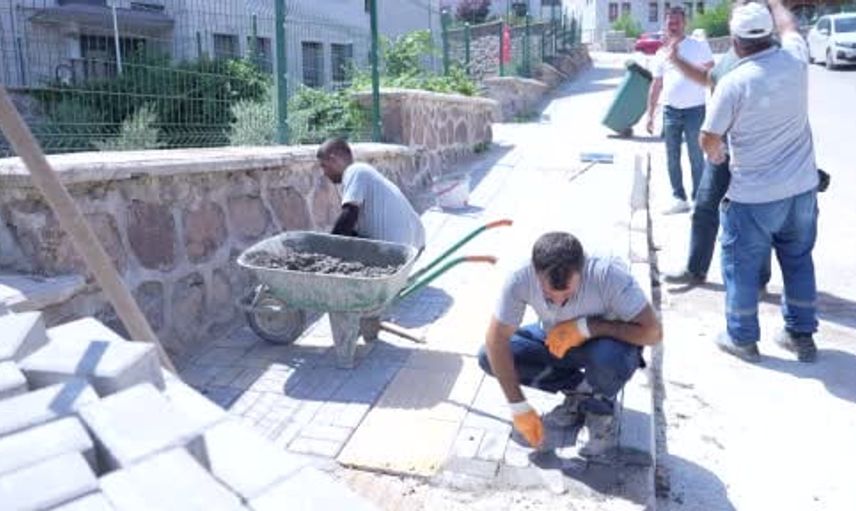 Manisa Akgedik'te Yollar Yenileniyor