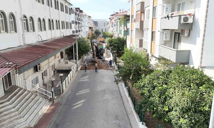 Nazilli’de altı sokakta kapsamlı parke yenileme çalışması