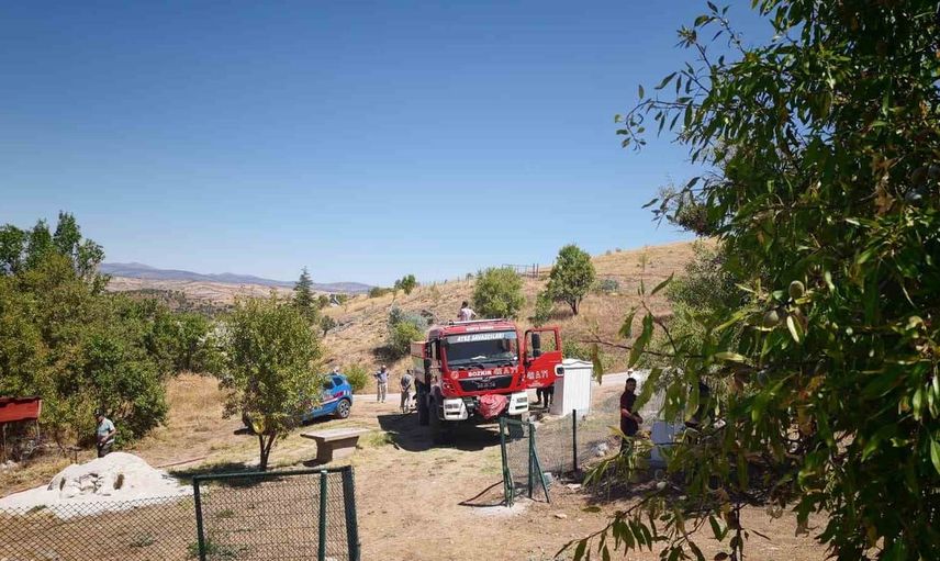 Bozkır'da sıcak havada başlayan anız yangını hızlı müdahale sayesinde sınırda durdu