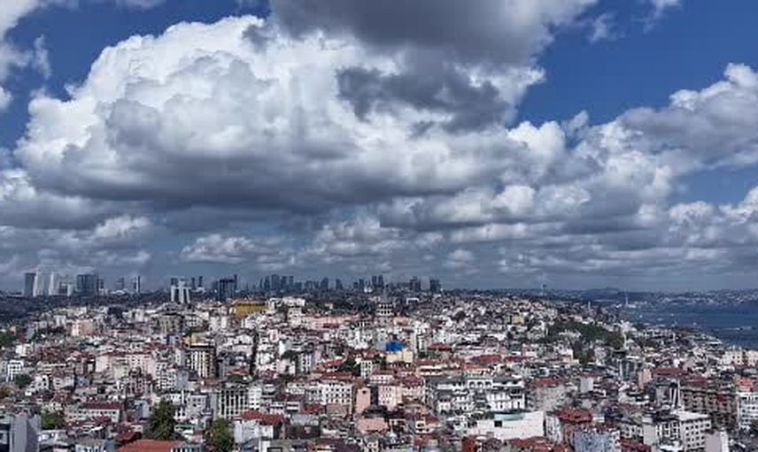 Sıcakların ardından İstanbul gökyüzünde bulut gösterisi