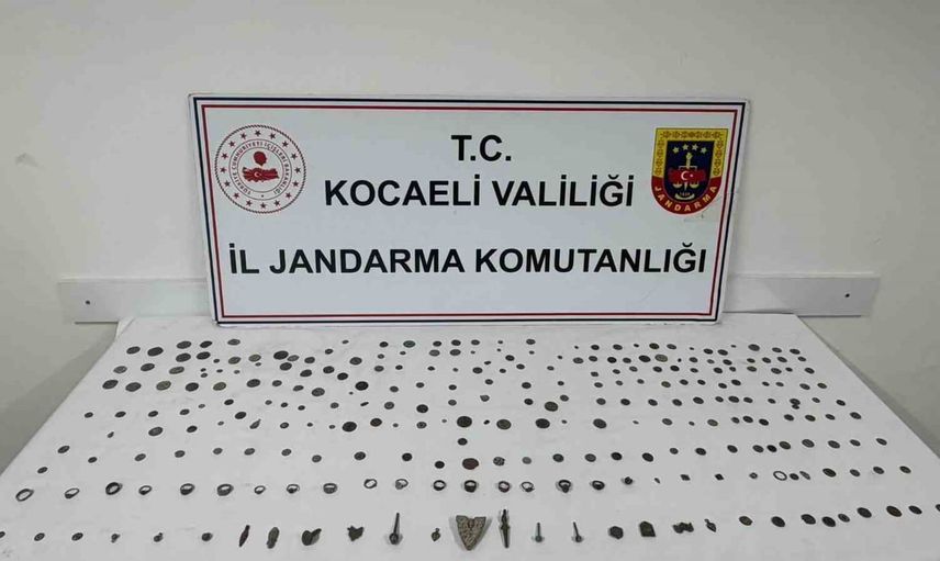 Araçta 271 parça bulundu: Dilovası'nda Roma ve Hellenistik döneme ait eserler ele geçirildi