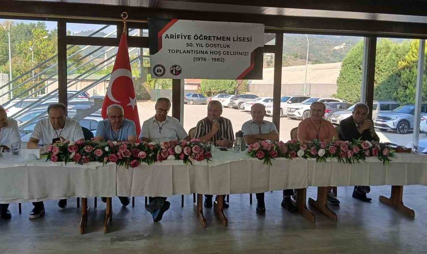 Yarım asırlık bağ: Arifiye Öğretmen Lisesi 1982 mezunları arkadaşlıklarını tazeledi