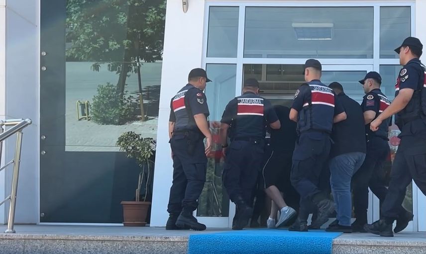 Jandarma 48 saat içinde iz sürerek 1 milyon liralık altını sahibine teslim etti