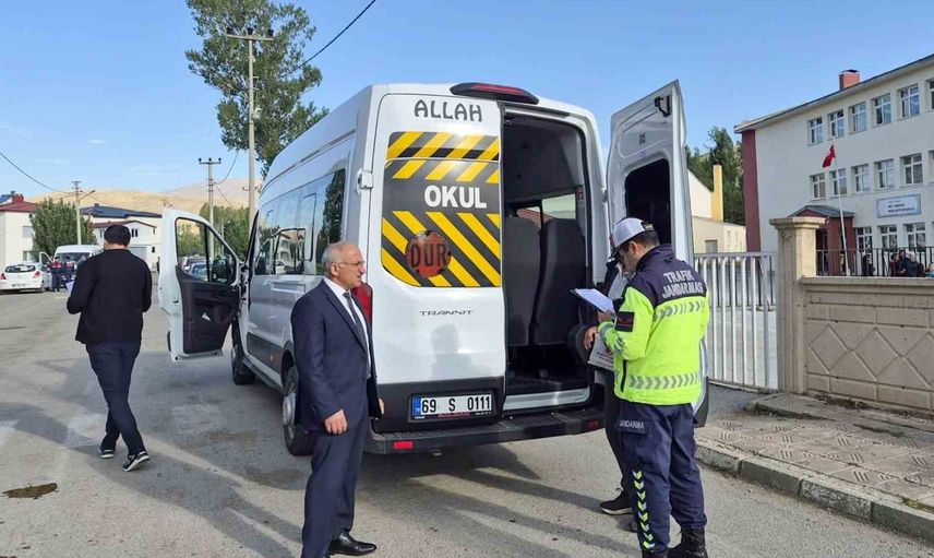 Okula güvenli yol: Bayburt'ta öğrenci servisleri kapsamlı denetimden geçti