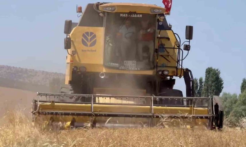 Kütahya'da 18 nohut çeşidiyle üreticilere seçim alanı kuruldu