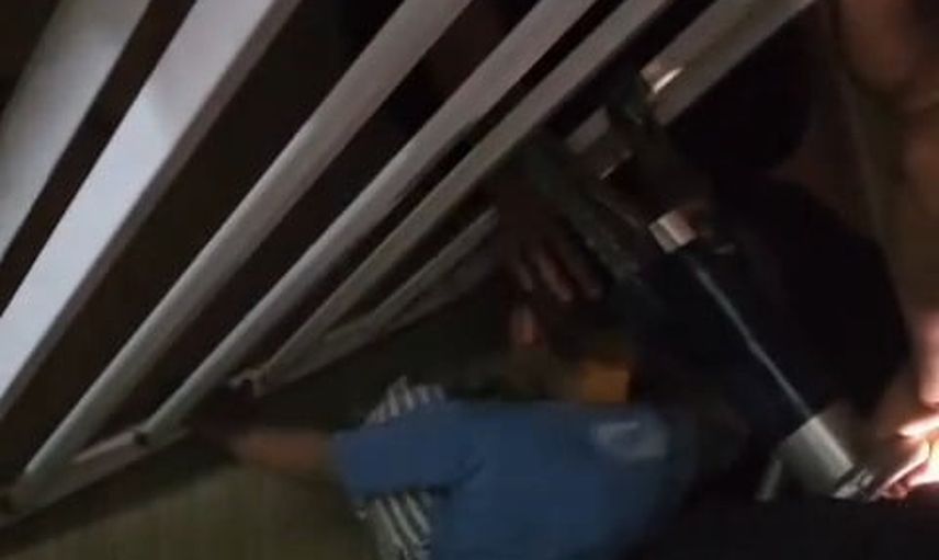 Kafası korkuluklara sıkışan çocuk Adıyaman'da itfaiye tarafından kurtarıldı
