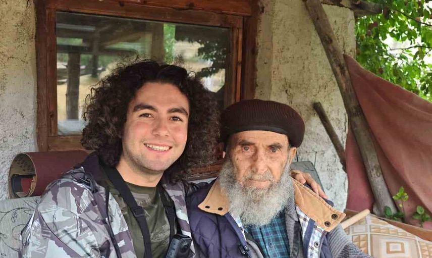 Kızılcahamamlı baston ustasının 60 yıllık geleneği: 93 yaşında iyilik dağıtıyor