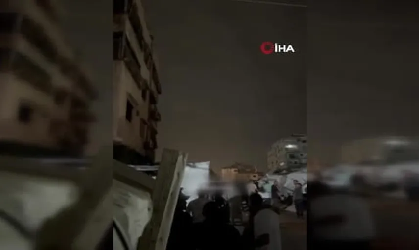 Gazze'de tahliyelerin ardından beş eve yönelik hava saldırısı
